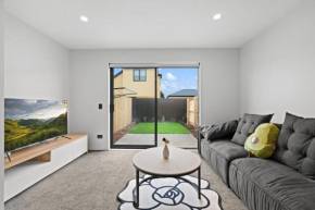 Lovely 2BR Home close to Center